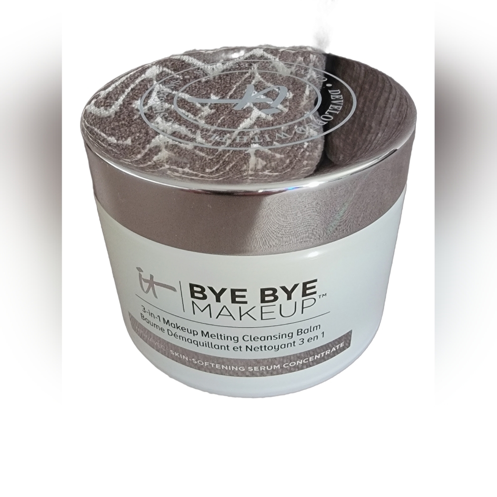 IT Cosmetics Bye Bye Makeup remover